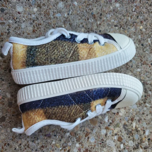Zara Baby Dream Big Fleece Plaid Sneakers 22 6 - Picture 4 of 8